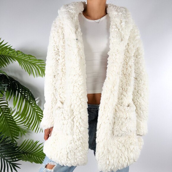 Womens Vintage Y2K Wonderly White Shaggy Sherpa Mid Length Faux Fur Coat / Large - Picture 1 of 8